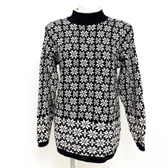 oversized grey vintage shirt with embroidered stars snowflakes size M